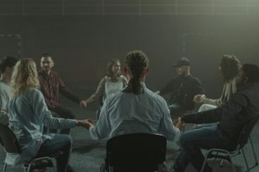 pexels-tima-miroshnichenko-5710951-scaled.jpg Terapia grupal